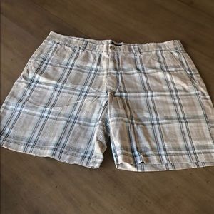 Izod Men’s Plaid Golf Shorts Waist 42